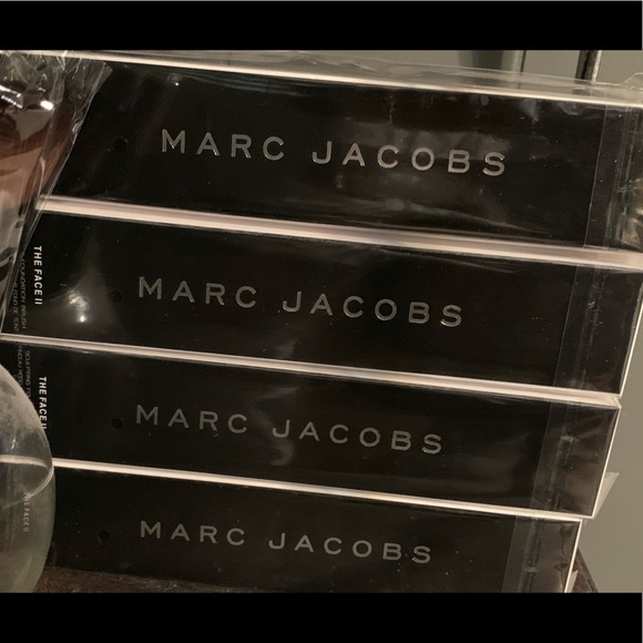 Makeup - Picture 3 of 8